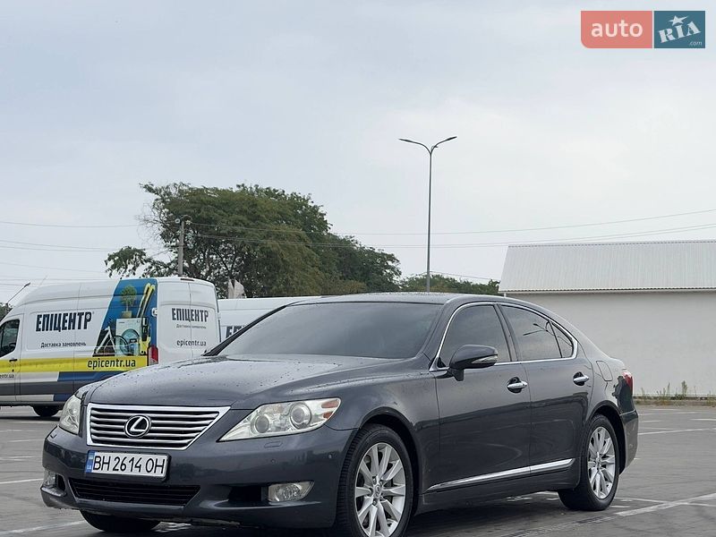 Lexus LS 2011