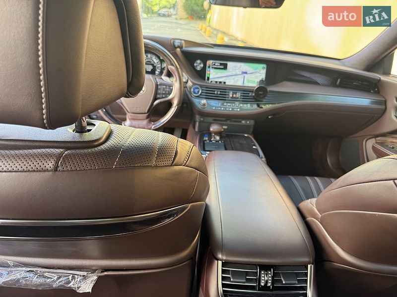 Седан Lexus LS 2017 в Киеве