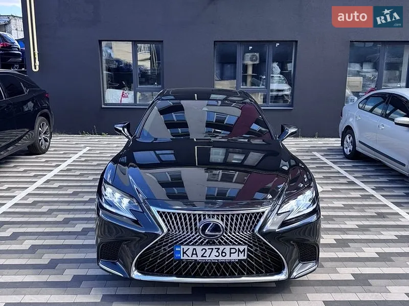 Lexus LS