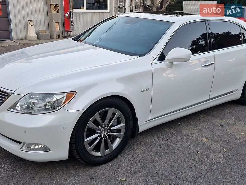 Седан Lexus LS 2008 в Білій Церкві