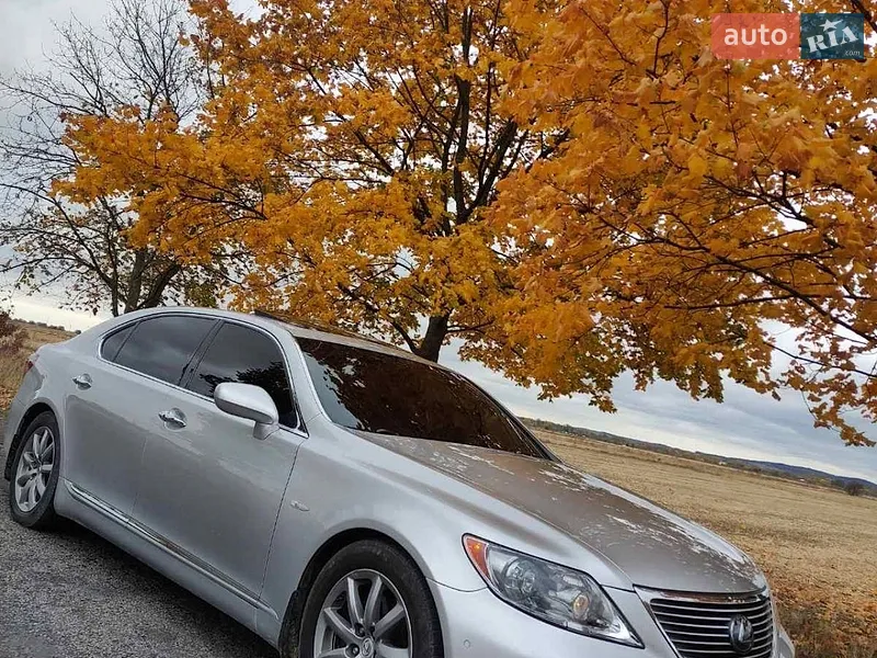Lexus LS