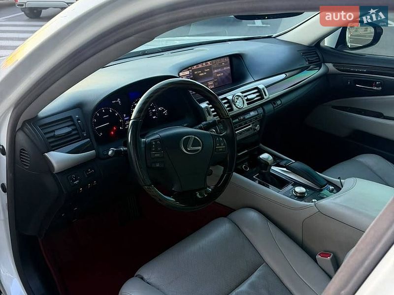 Седан Lexus LS 2013 в Харкові