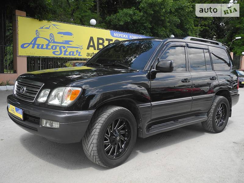 Lexus LX 2004 года