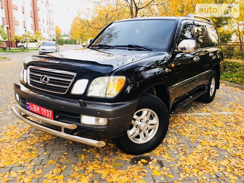 Lexus LX 2001 року