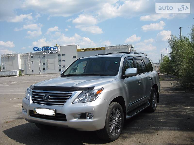 Lexus LX 2008 года