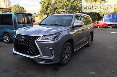 Lexus LX  2010