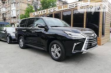 Lexus LX  2019