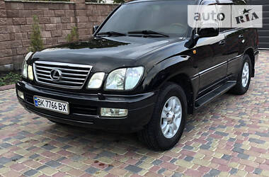 Lexus LX  2005