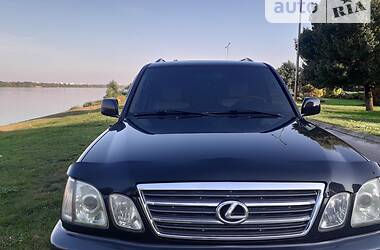 Lexus LX  2005