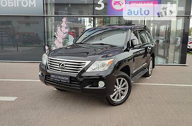 Lexus LX  2010