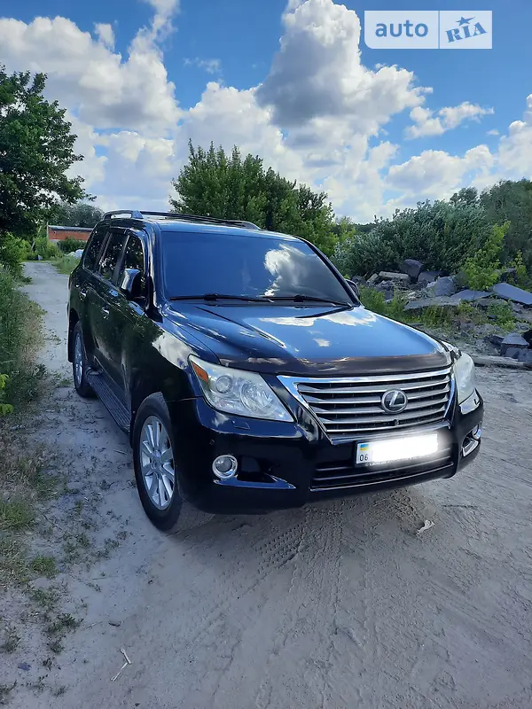 Lexus LX