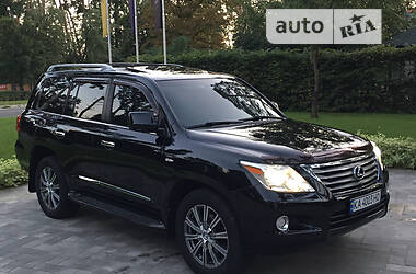 Lexus LX  2010