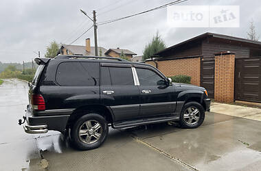 Lexus LX  2005