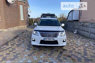 Lexus LX  2010