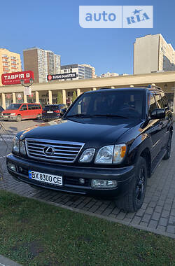 Lexus LX  2005