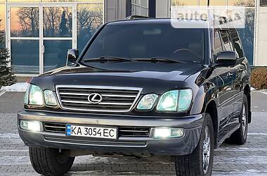 Lexus LX  2005