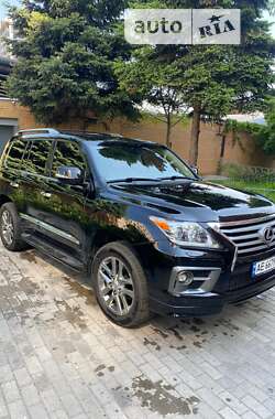 Lexus LX  2013