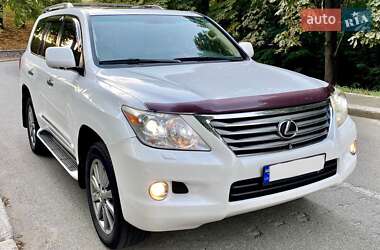 Lexus LX  2010