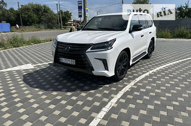 Lexus LX  2020