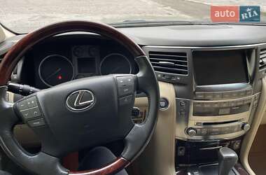 Lexus LX 2010