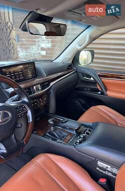 Lexus LX  2017