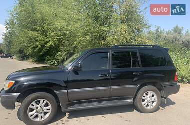Lexus LX  2004