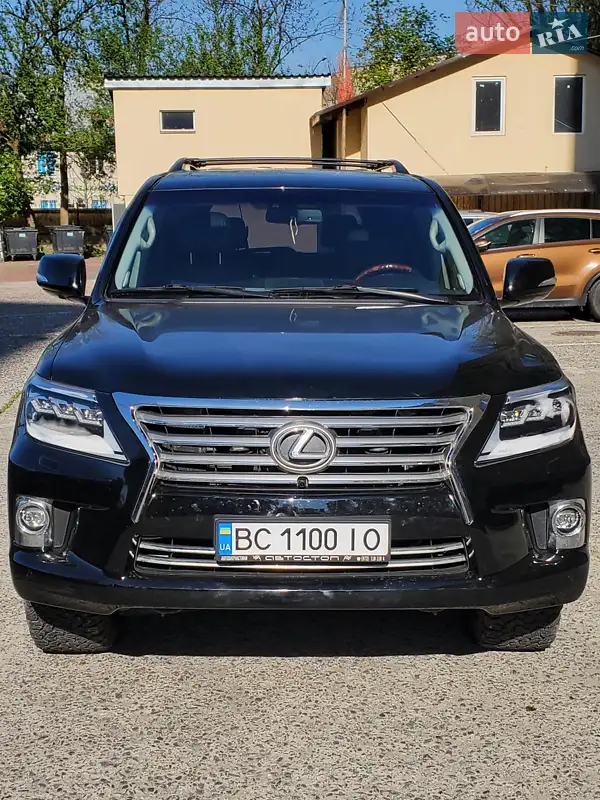 Lexus LX