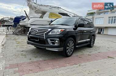 Lexus LX  2010