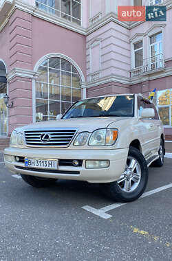 Lexus LX  2005