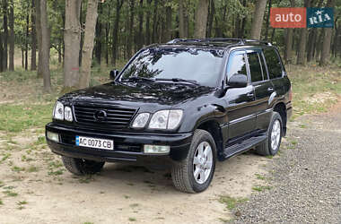 Lexus LX  2004