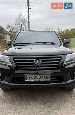 Lexus LX  2011