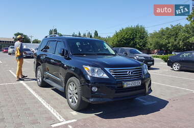 Lexus LX  2011