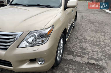 Lexus LX  2008
