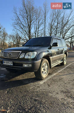 Lexus LX  2005