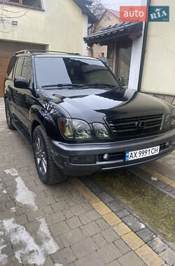 Lexus LX  2005