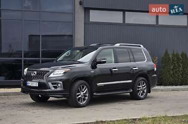Lexus LX  2010