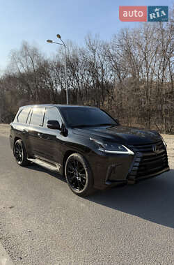 Lexus LX  2019