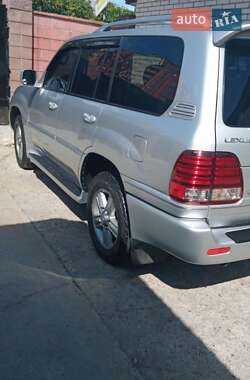 Lexus LX  2005