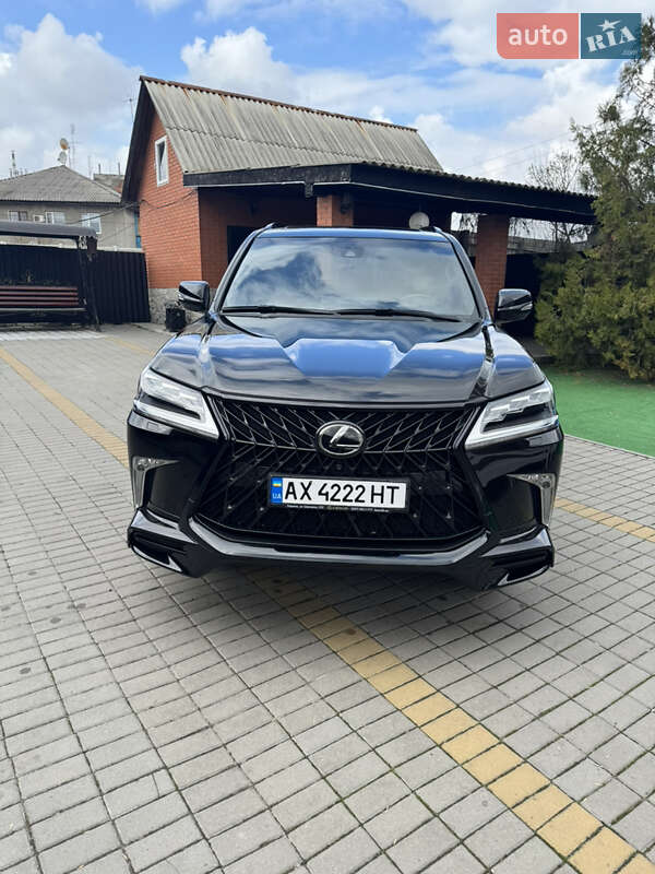 Lexus LX