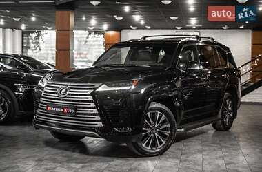 Lexus LX  2022