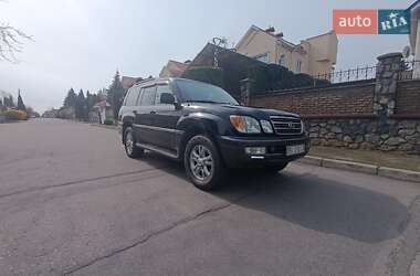 Lexus LX  2005