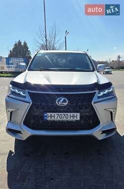 Lexus LX  2010