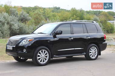Lexus LX  2010