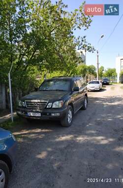 Lexus LX  2003