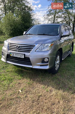 Lexus LX  2011