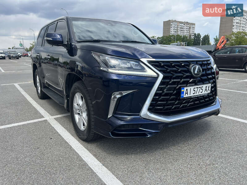 Lexus LX