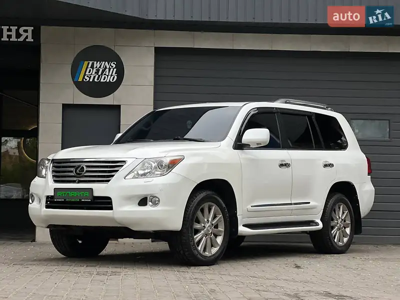 Lexus LX