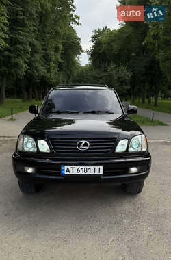 Lexus LX  2005