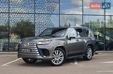 Lexus LX  2021