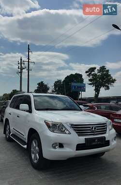 Lexus LX  2010